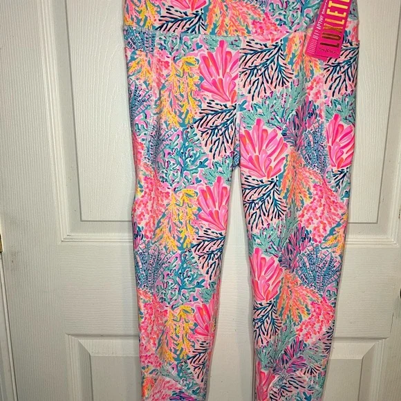 Lilly Pulitzer Luxletic 24" Weekender High Rise Midi Leggings - Picture 1 of 5
